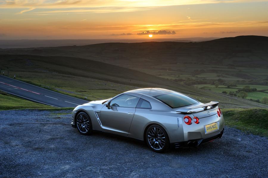  Nissan GT-R 45th Anniversary 2015 года  (UK) (фото 18 из 38)